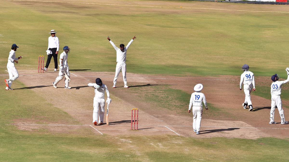 Ranji Trophy 2024-25: Anikethreddy five-for helps Hyderabad enforce follow-on against Himachal Pradesh on Day 3